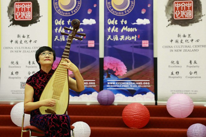 中国当代著名琵琶演奏家吴玉霞为新西兰听众带来风格各异的经典琵琶名曲 (2).jpg